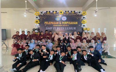 Sejarah Terukir: SMP IT Budi Luhur Luluskan Angkatan Pertama, 31 Siswa Sukses Dilepas dengan Haru dan Bangga