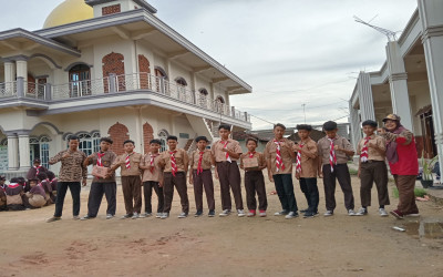 Ekstrakurikuler SMP IT Budi Luhur Mengadakan Kegiatan Hiking: Membentuk Jiwa Kepemimpinan, Kerjasama, dan Rasa Tanggung Jawab